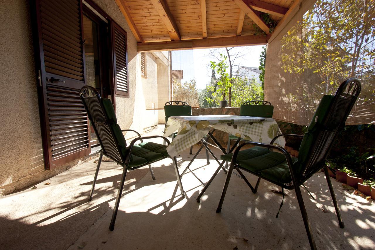 Ferienwohnung Erika Krk Town Exterior foto